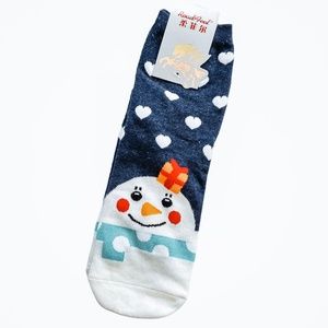 Snowman & Hearts Winter Holiday Multi-colored Cute Socks NWT